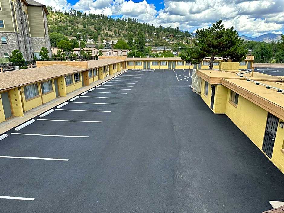 West Inn NAU - Downtown Flagstaff