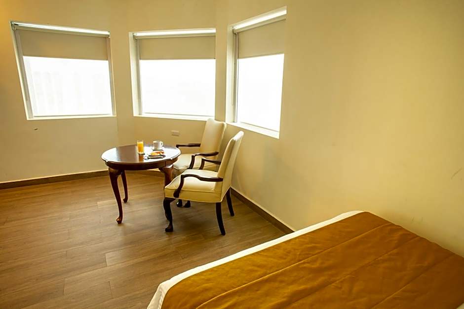 Hotel Plaza Calzada