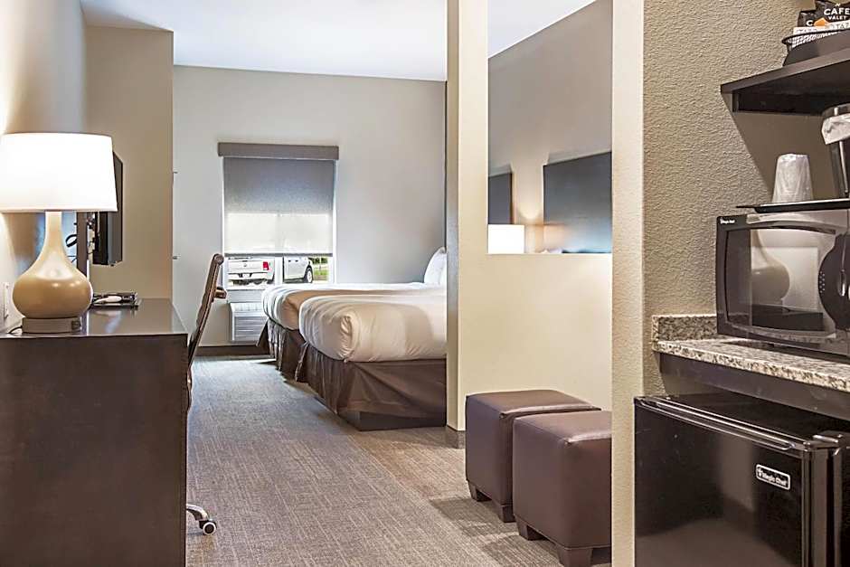 Comfort Suites Wooster near University Campus