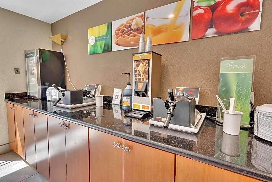 Quality Inn Near Six Flags Discovery Kingdom-Napa Valley