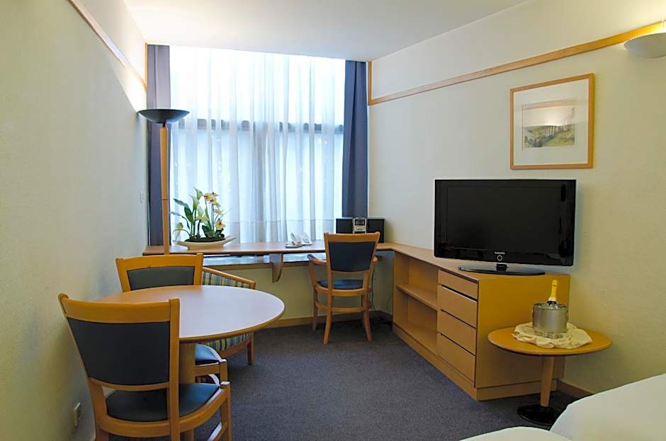 VIP Executive Eden Aparthotel