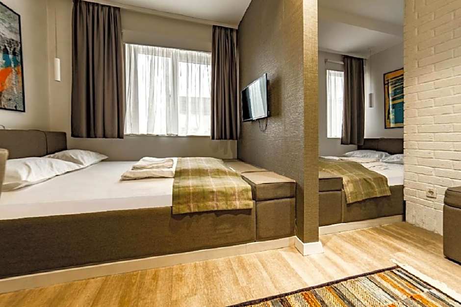 Belgrade Inn Garni Hotel