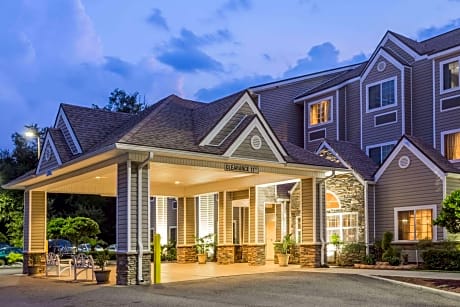 Microtel Inn & Suites by Wyndham Jacksonville Airport