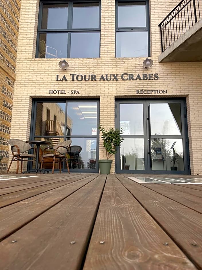 LA TOUR AUX CRABES près de la plage