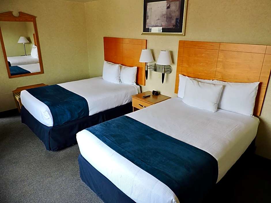 Marco LaGuardia Hotel & Suites