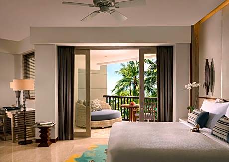 Deluxe King Room with Pool View