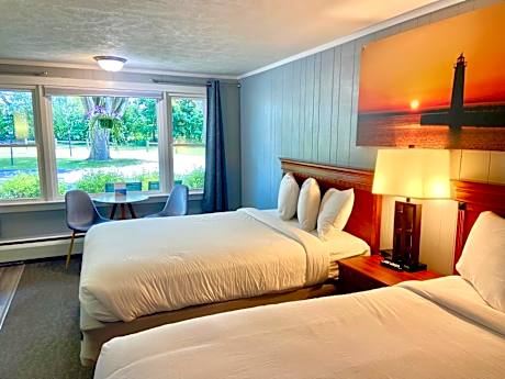 Elk Rapids Lakeshore Inn