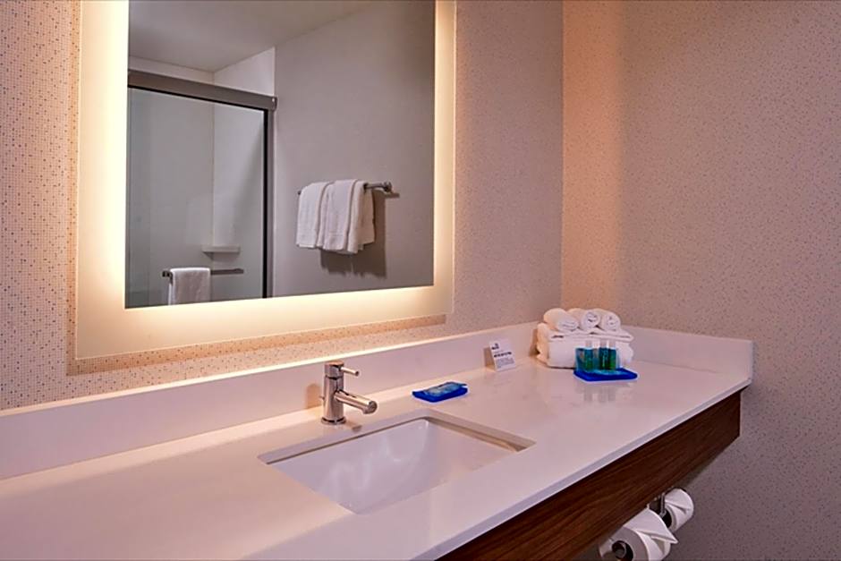 Holiday Inn Express Madera By IHG