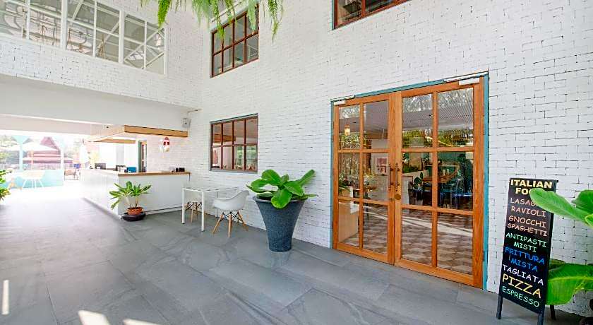 Blooming Hill Boutique Suites