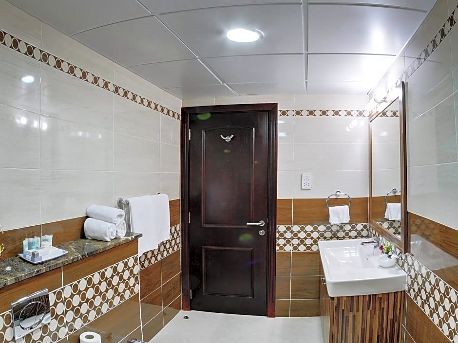 Deira Suites Deluxe Hotel Suites