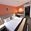 Hotel Forum - Free Parking for cars