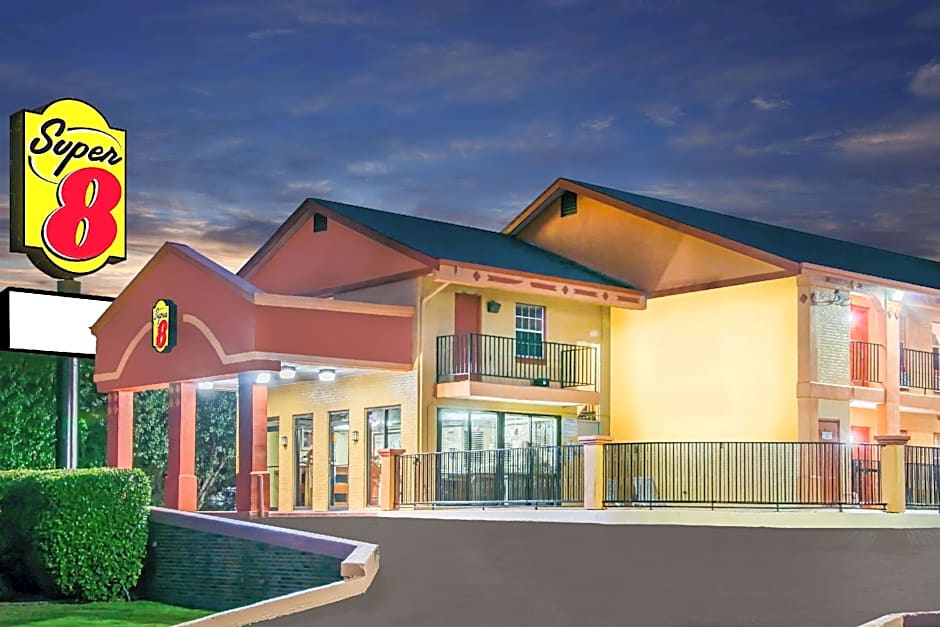 Super 8 by Wyndham Tulsa/Arpt/St Fairgrounds