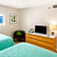 Beach Palms- Unit 102