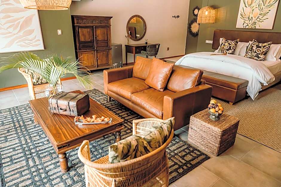 Bambuu Lakeside Lodge