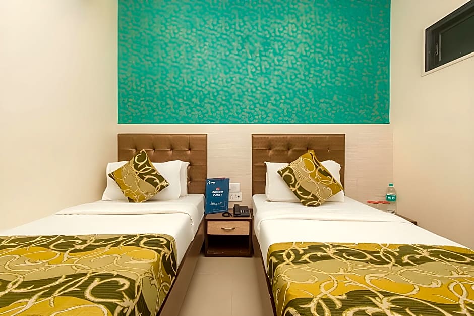 Super Hotel O Golden Nest Near Chhatrapati Shivaji International Airport