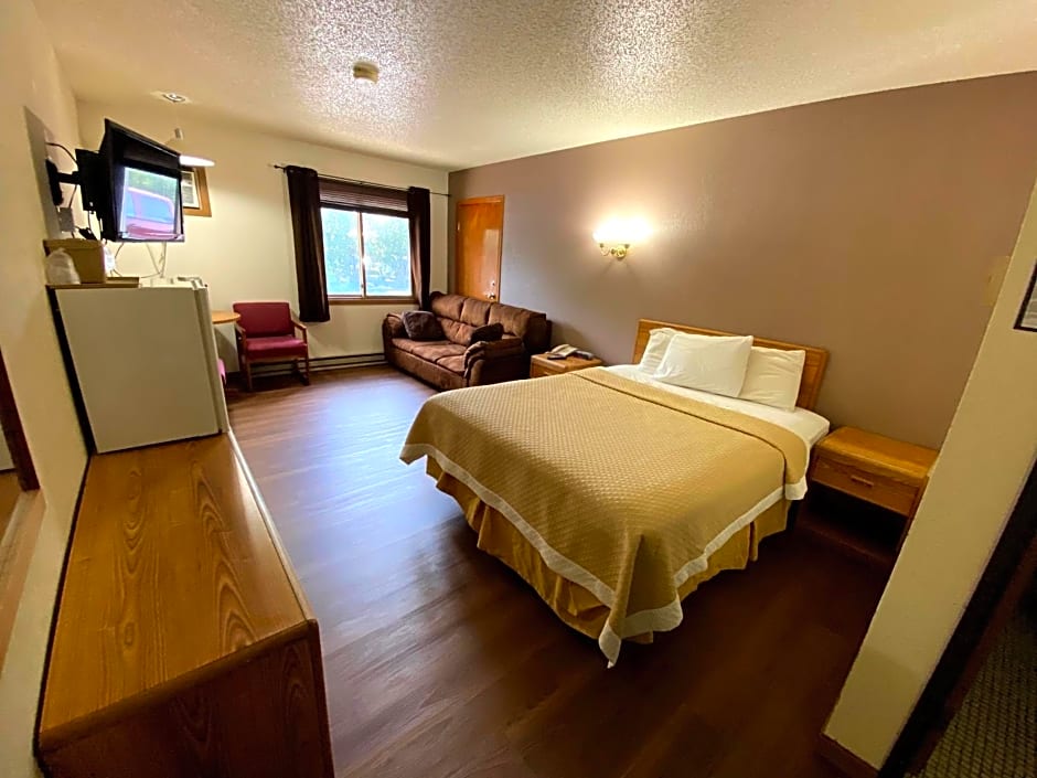 Woodland Inn & Suites