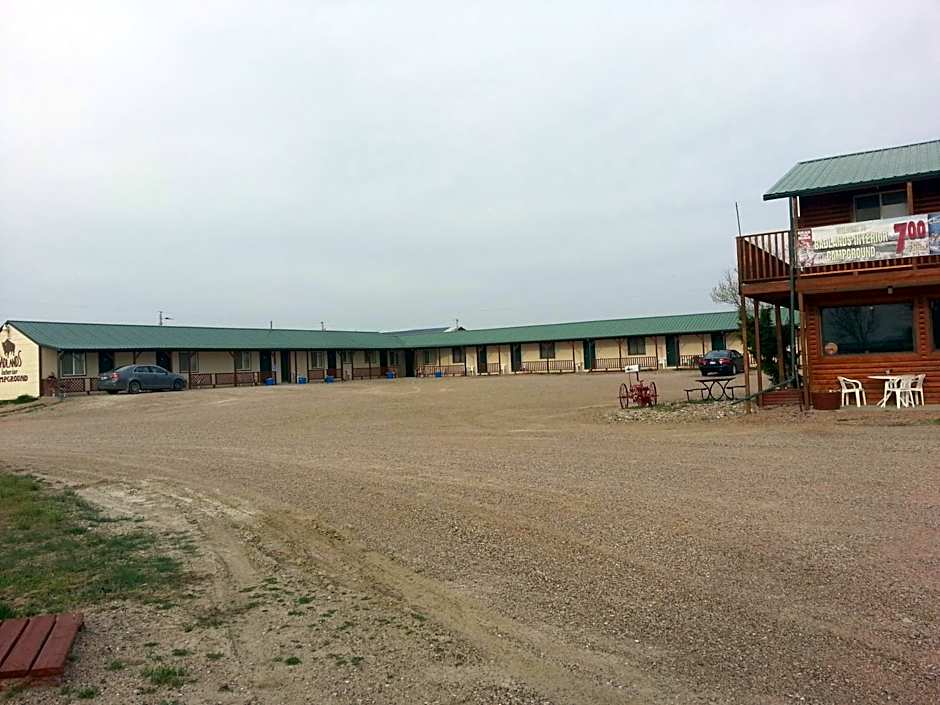 Badlands Hotel & Campground