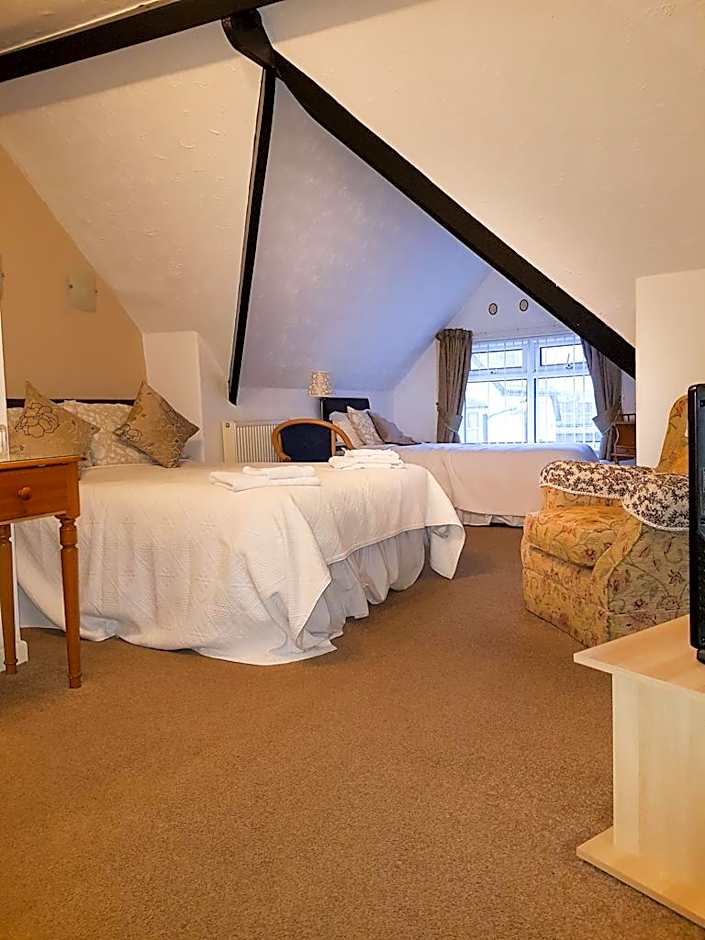 Crescent Lodge Guest House