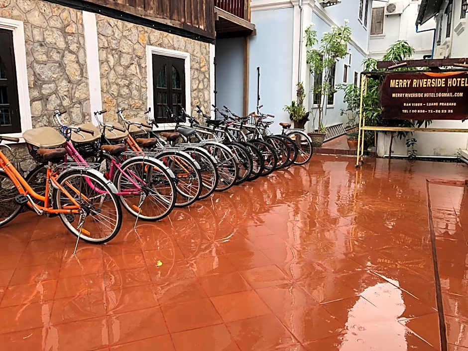 Merry Riverside Hotel