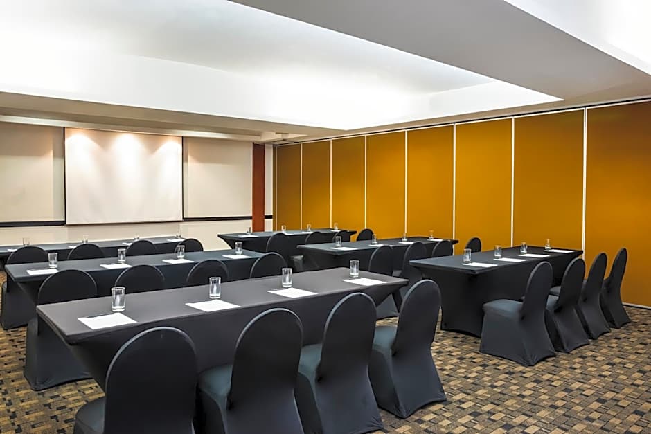 Fiesta Inn Express San Luis Potosi Oriente