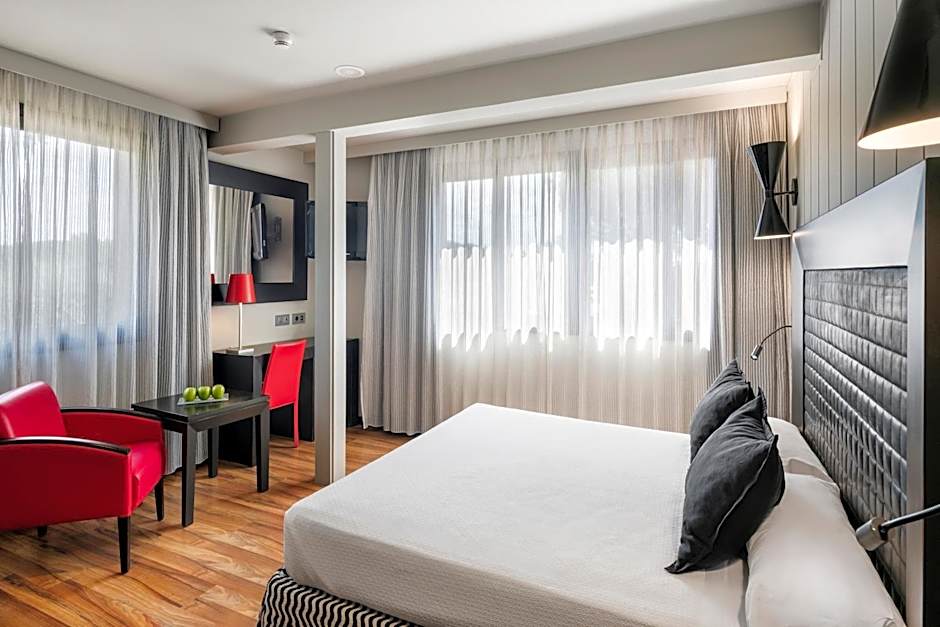 Salles Hotel Aeroport De Girona