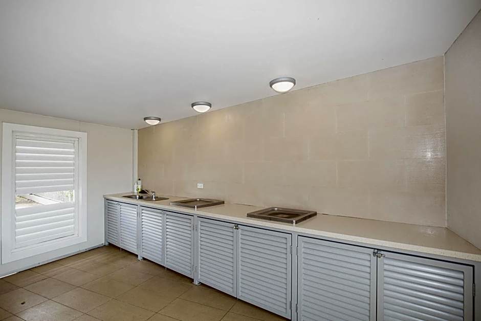 Pacific Plaza Apartments