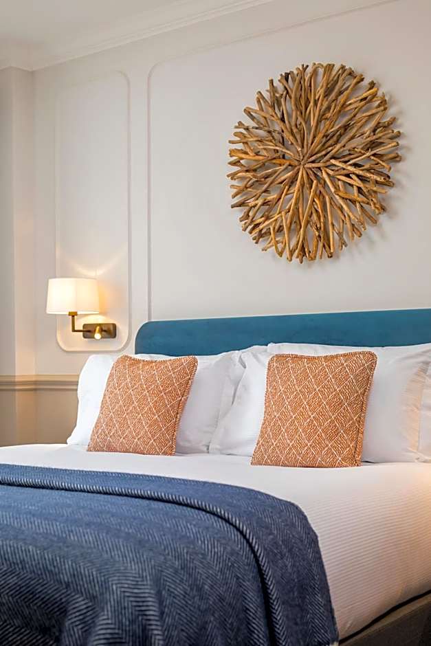 The White Horses by Everly Hotels Collection