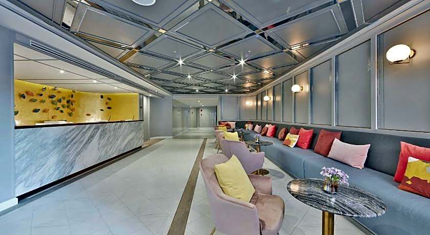 The Quarter Ploenchit by UHG