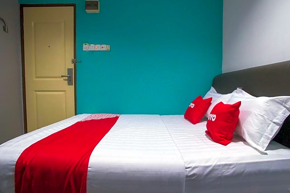 Hotel O Taj (seksyen 13)