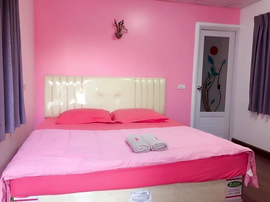 ริมบึงสวนพริกรีสอร์ท