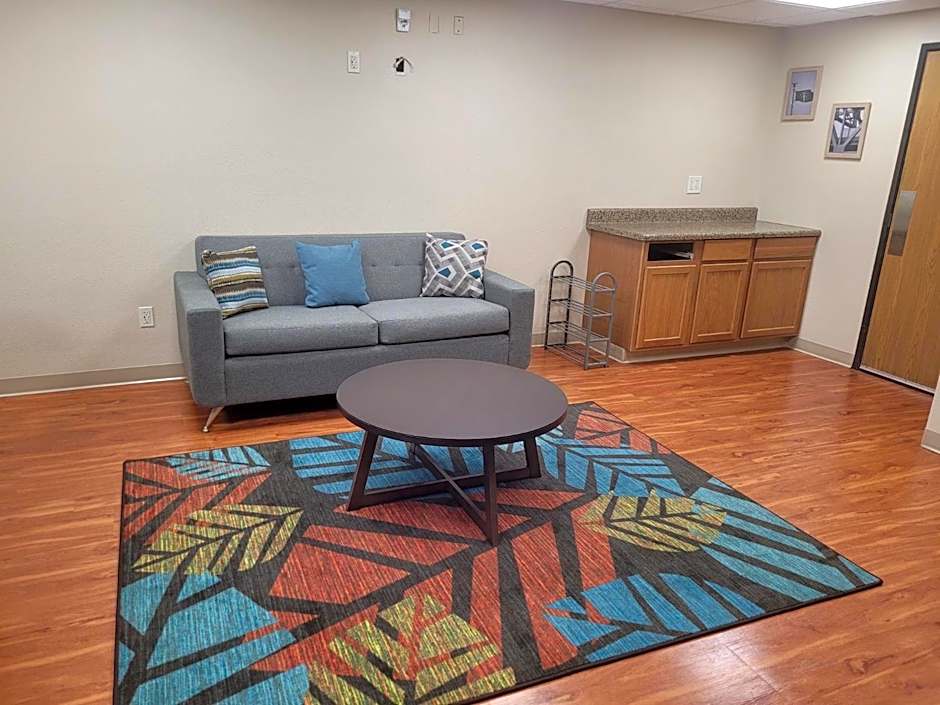 WoodSpring Suites Louisville Clarksville