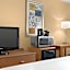Dubuque Inn & Suites