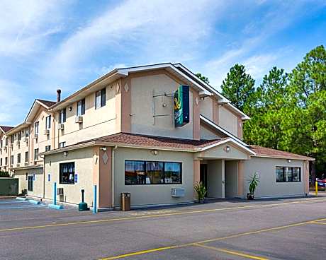 1 King Bed Nonsmoking