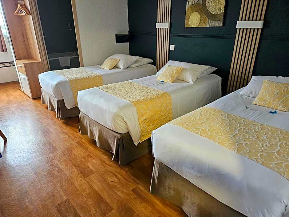 Photo 1 of 2 of 1 Double Bed and 1 Twin Bed