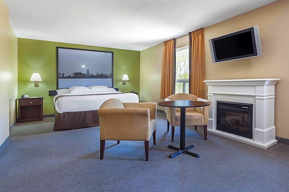 Super 8 by Wyndham Midland