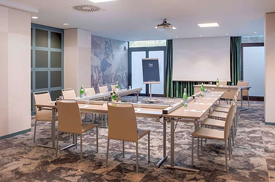 NH Roma Villa Carpegna