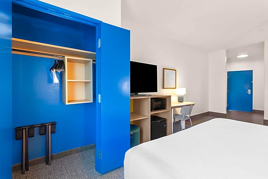 Spark by Hilton Pearland