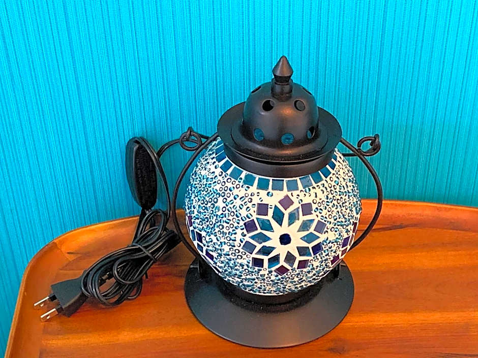 Maximum of 18 people can be rented in one building 3 minutes walk to Tomari Port 10 minutes drive to the airport No parking lot 30 seconds walk from paid parking lot warayunso port city May