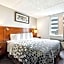 Econo Lodge Inn & Suites Waterloo