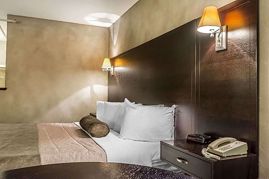 Quality Hotel & Conference Centre