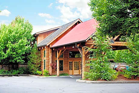 The Lodge At Riverside