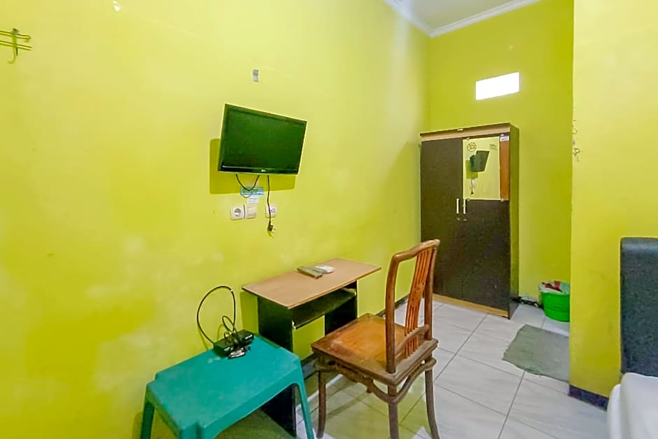 WILUDJENG Guest House near Alun Alun Sragen Mitra RedDoorz
