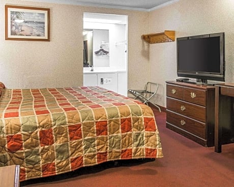 1 King Bed, No Smoking, Accessible Room