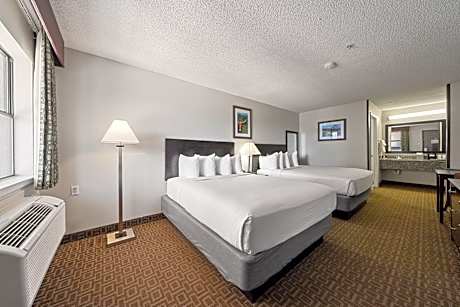 Queen Room with Two Queen Beds and Bathtub - Disability Access/Non-Smoking