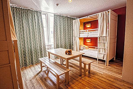 Entire 8-Bed Dormitory - Mixed