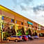 La Quinta Inn & Suites by Wyndham Milwaukee Airport / Oak Creek