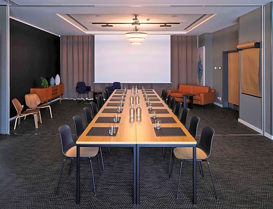 Adina Apartment Hotel Cologne