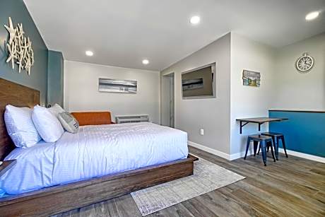 Deluxe Queen Room