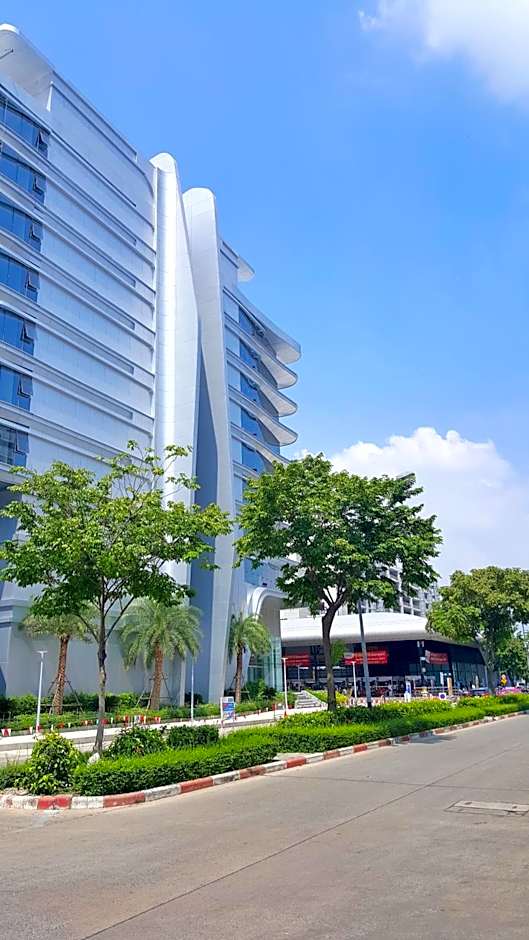 Popular Condo by Jintana