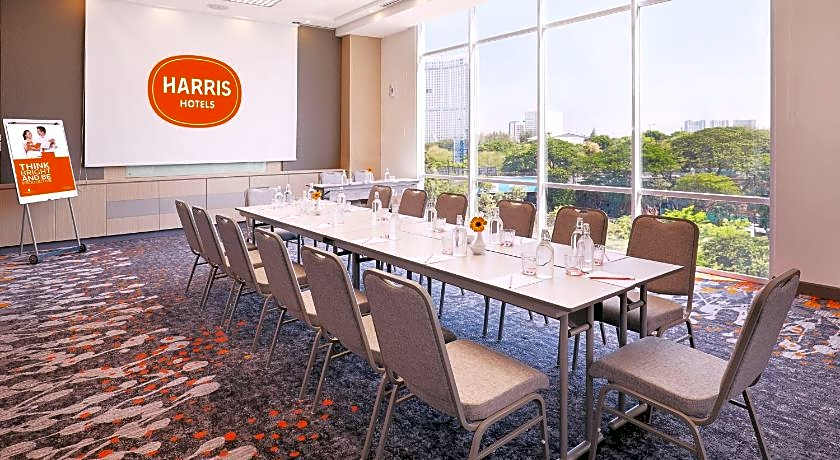 HARRIS Hotel & Conventions Bundaran Satelit Surabaya